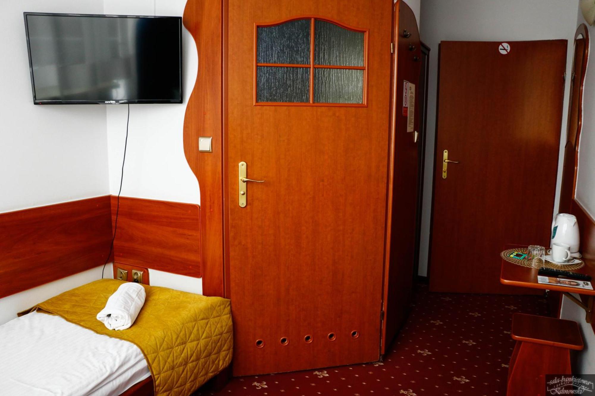 Sala Bankietowa I Pokoje Goscinne Сокулка Экстерьер фото
